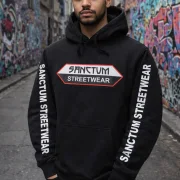 Sanctum Streetwear  Hoodie - black    Klassischer Kapuzensweater  Sweat-Qualität mit angerauter Innenseite  Doppellagige Kapuze mit Kordelzug  Necktape  Bündchen mit Elasthan    Material: 80% Baumwolle, 20% Polyester  Oberstoff ( 280g/ m²)