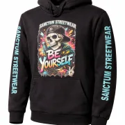 Sanctum Streetwear  Hoodie Be yourself - black  Klassischer Kapuzensweater  Sweat-Qualität mit angerauter Innenseite  Doppellagige Kapuze mit Kordelzug  Necktape  Bündchen mit Elasthan    Material: 80% Baumwolle, 20% Polyester  Oberstoff ( 280g/ m²)
