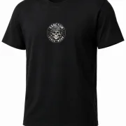 Sanctum Streetwear  T-Shirt Camo Skull - black  Dieses Rundhals T-Shirt überzeugt durch seinen zeitlosen Schnitt und dem hohen Tragekomfort.    Klassischer Rundhalsausschnitt  Single Jersey    Material: 100% Baumwolle  Oberstoff ( 180g/ m²)