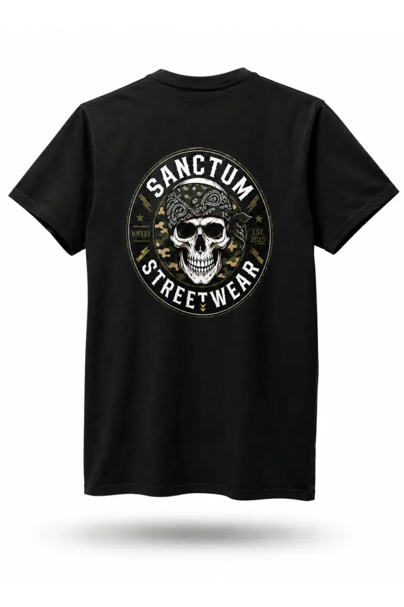 Sanctum Streetwear  T-Shirt Camo Skull - black  Dieses Rundhals T-Shirt überzeugt durch seinen zeitlosen Schnitt und dem hohen Tragekomfort.    Klassischer Rundhalsausschnitt  Single Jersey    Material: 100% Baumwolle  Oberstoff ( 180g/ m²)