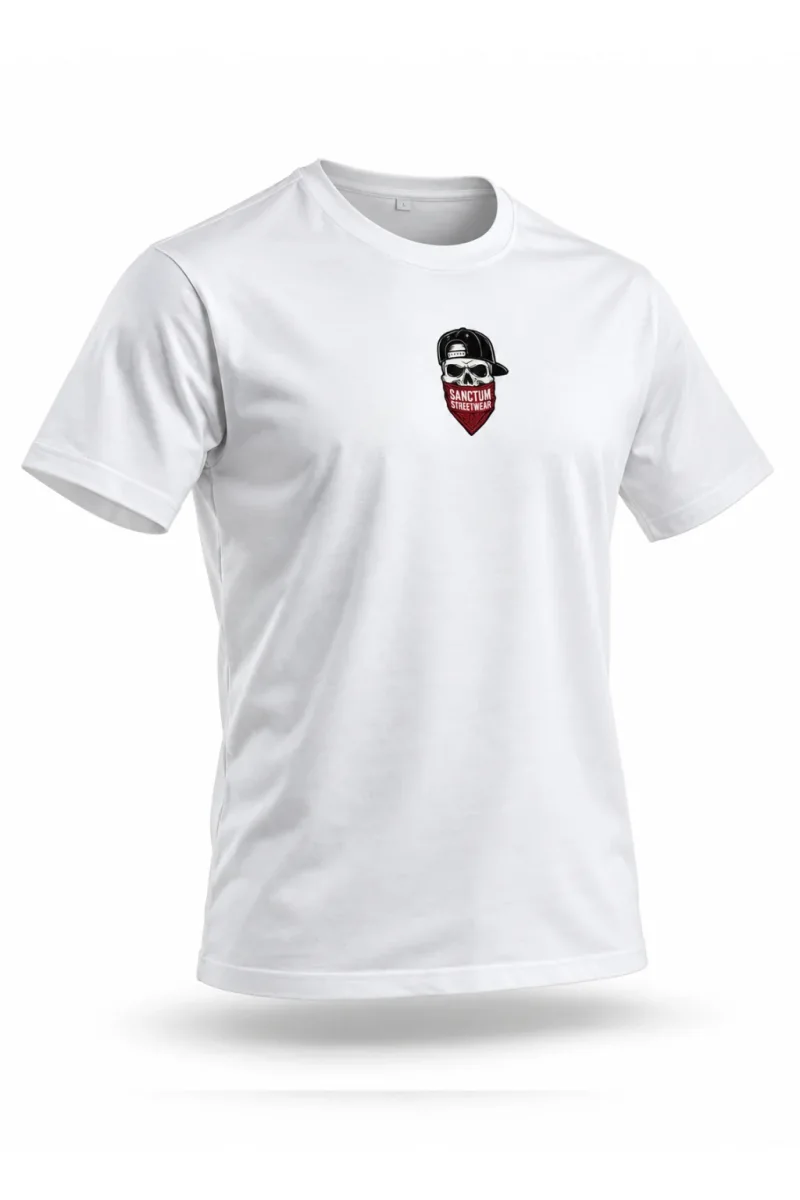Sanctum Streetwear  T-Shirt Bandana Skull - white  Dieses Rundhals T-Shirt überzeugt durch seinen zeitlosen Schnitt und dem hohen Tragekomfort.    Klassischer Rundhalsausschnitt  Single Jersey    Material: 100% Baumwolle  Oberstoff ( 180g/ m²)