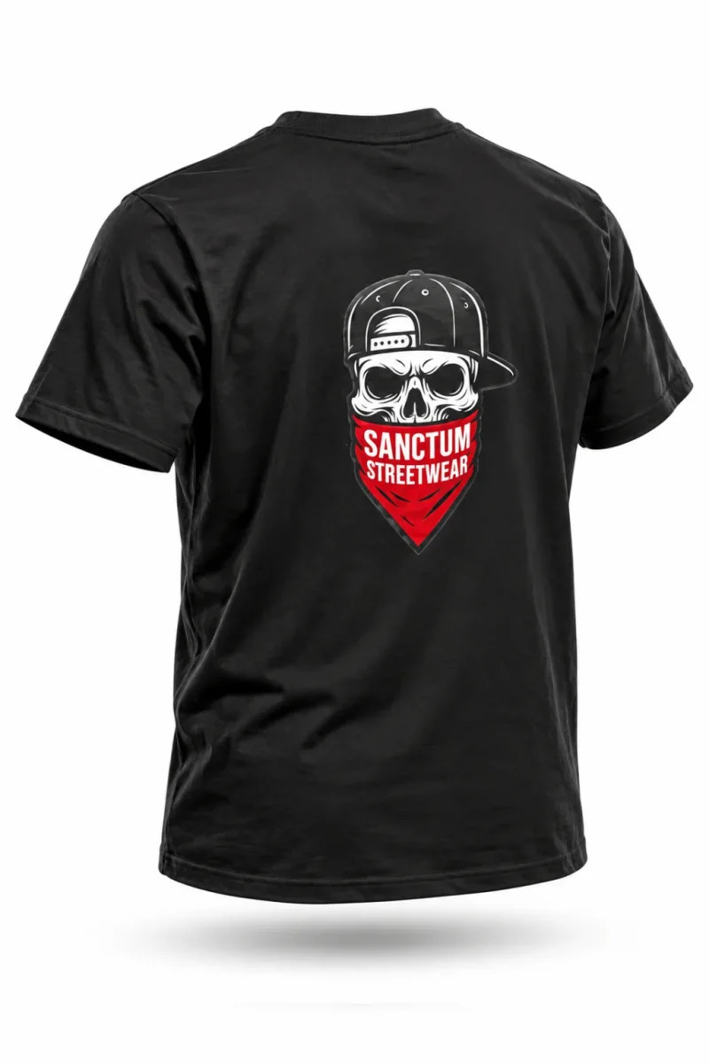 Sanctum Streetwear  T-Shirt Bandana Skull - black  Dieses Rundhals T-Shirt überzeugt durch seinen zeitlosen Schnitt und dem hohen Tragekomfort.    Klassischer Rundhalsausschnitt  Single Jersey    Material: 100% Baumwolle  Oberstoff ( 180g/ m²)