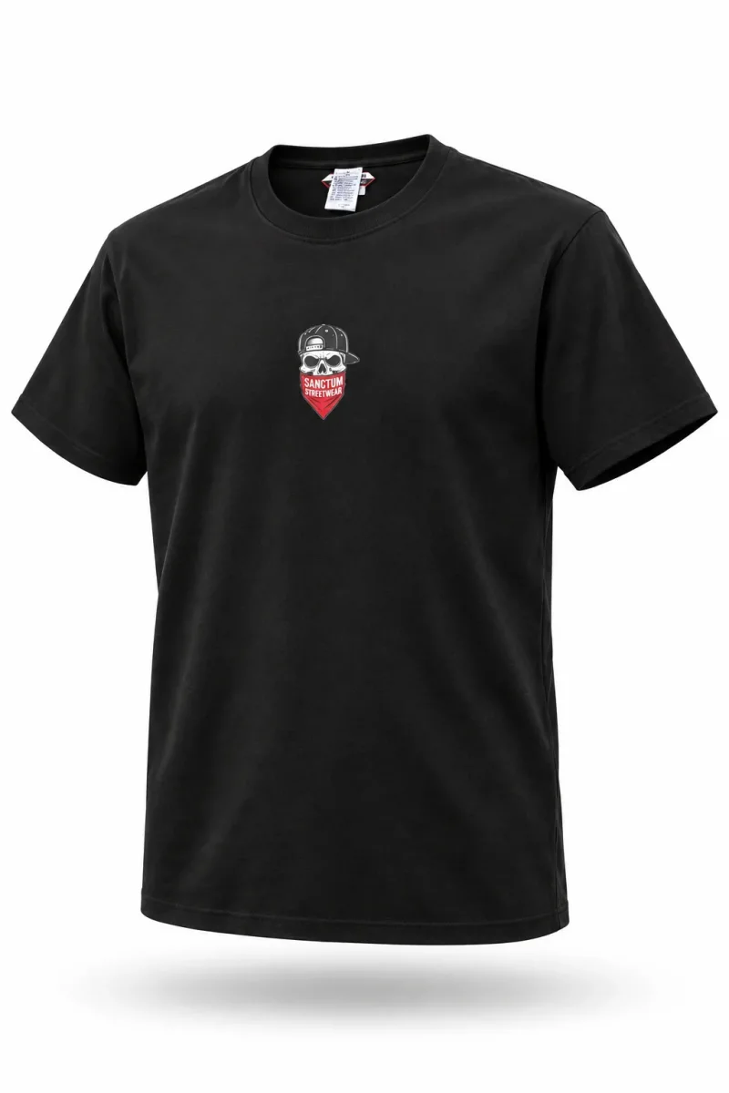 Sanctum Streetwear  T-Shirt Bandana Skull - black  Dieses Rundhals T-Shirt überzeugt durch seinen zeitlosen Schnitt und dem hohen Tragekomfort.    Klassischer Rundhalsausschnitt  Single Jersey    Material: 100% Baumwolle  Oberstoff ( 180g/ m²)