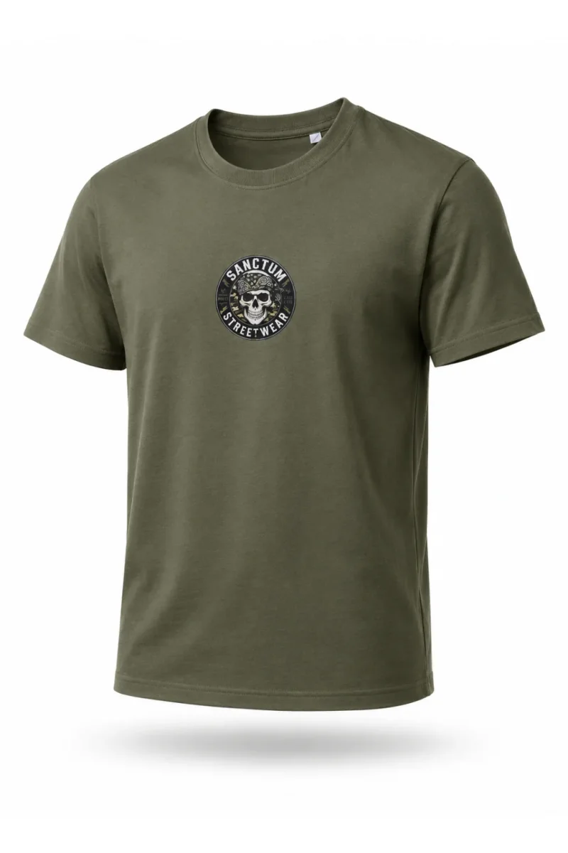 Sanctum Streetwear  T-Shirt Camo Skull - oliv  Dieses Rundhals T-Shirt überzeugt durch seinen zeitlosen Schnitt und dem hohen Tragekomfort.    Klassischer Rundhalsausschnitt  Single Jersey    Material: 100% Baumwolle  Oberstoff ( 180g/ m²)