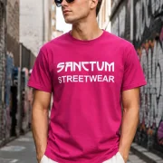 Sanctum Streetwear  T-Shirt Frameless - pink  Dieses Rundhals T-Shirt überzeugt durch seinen zeitlosen Schnitt und dem hohen Tragekomfort.    Klassischer Rundhalsausschnitt  Single Jersey    Material: 100% Baumwolle  Oberstoff ( 180g/ m²)